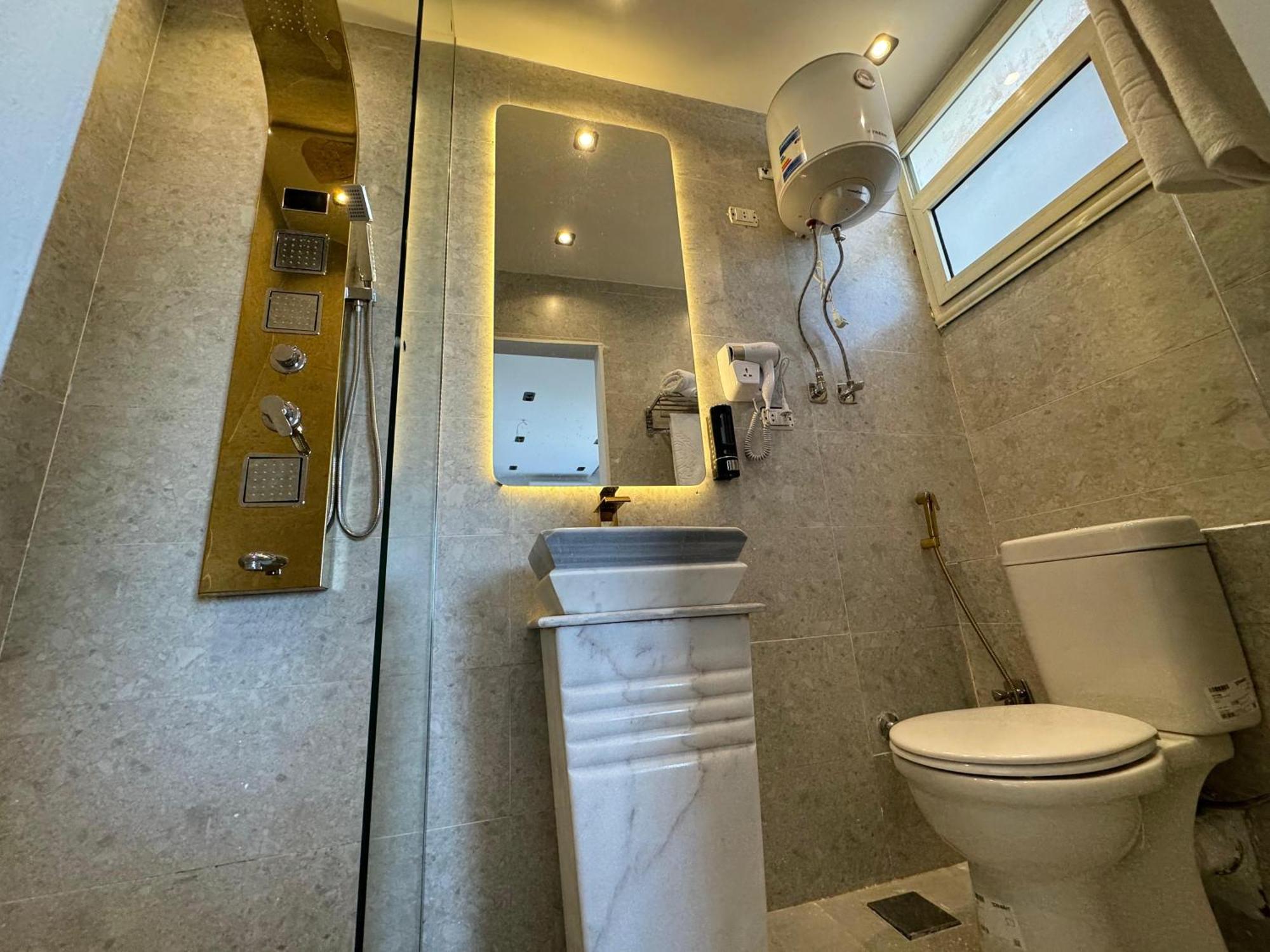 New White Pyramids Inn Ghatati Exterior foto