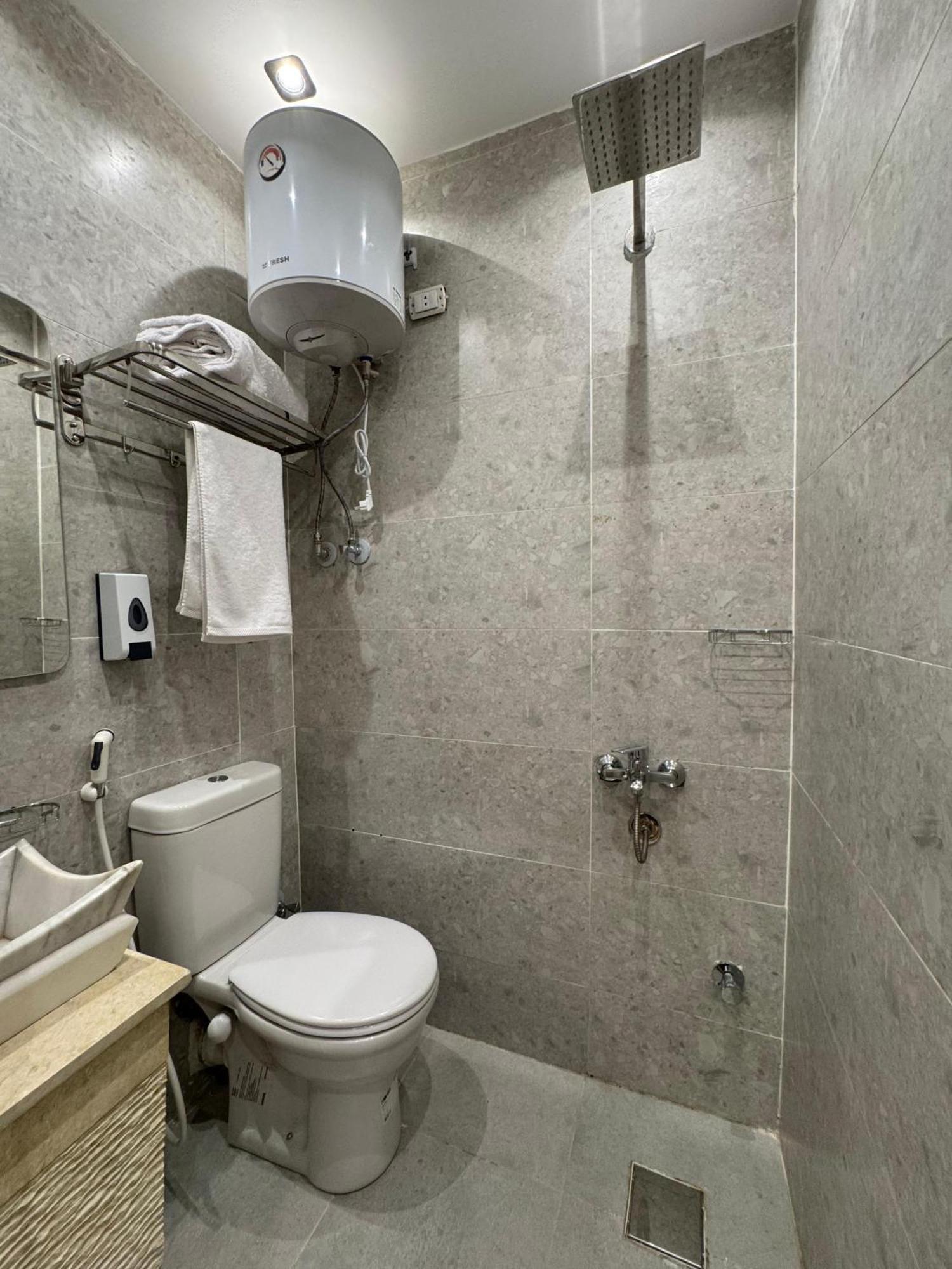 New White Pyramids Inn Ghatati Exterior foto
