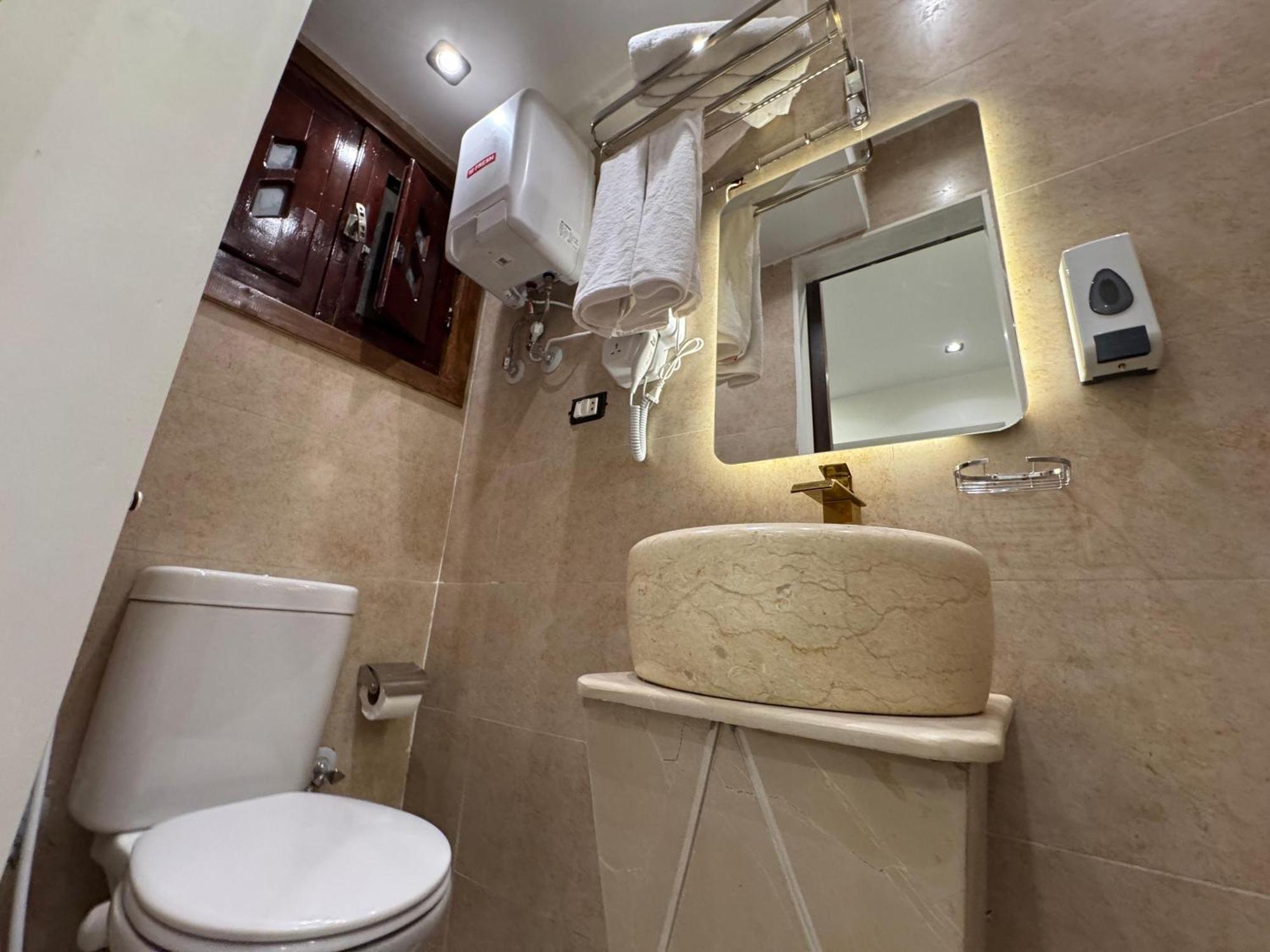 New White Pyramids Inn Ghatati Exterior foto